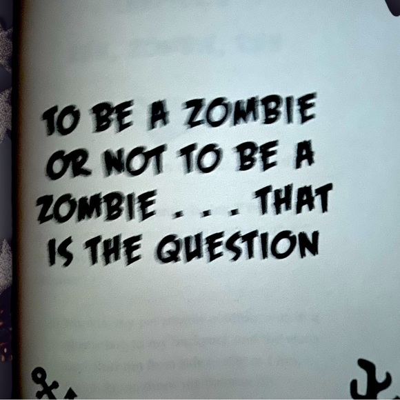 Book - My Big Fat Zombie Goldfish - Best Selling Author - Teen reading - Picture 6 of 6